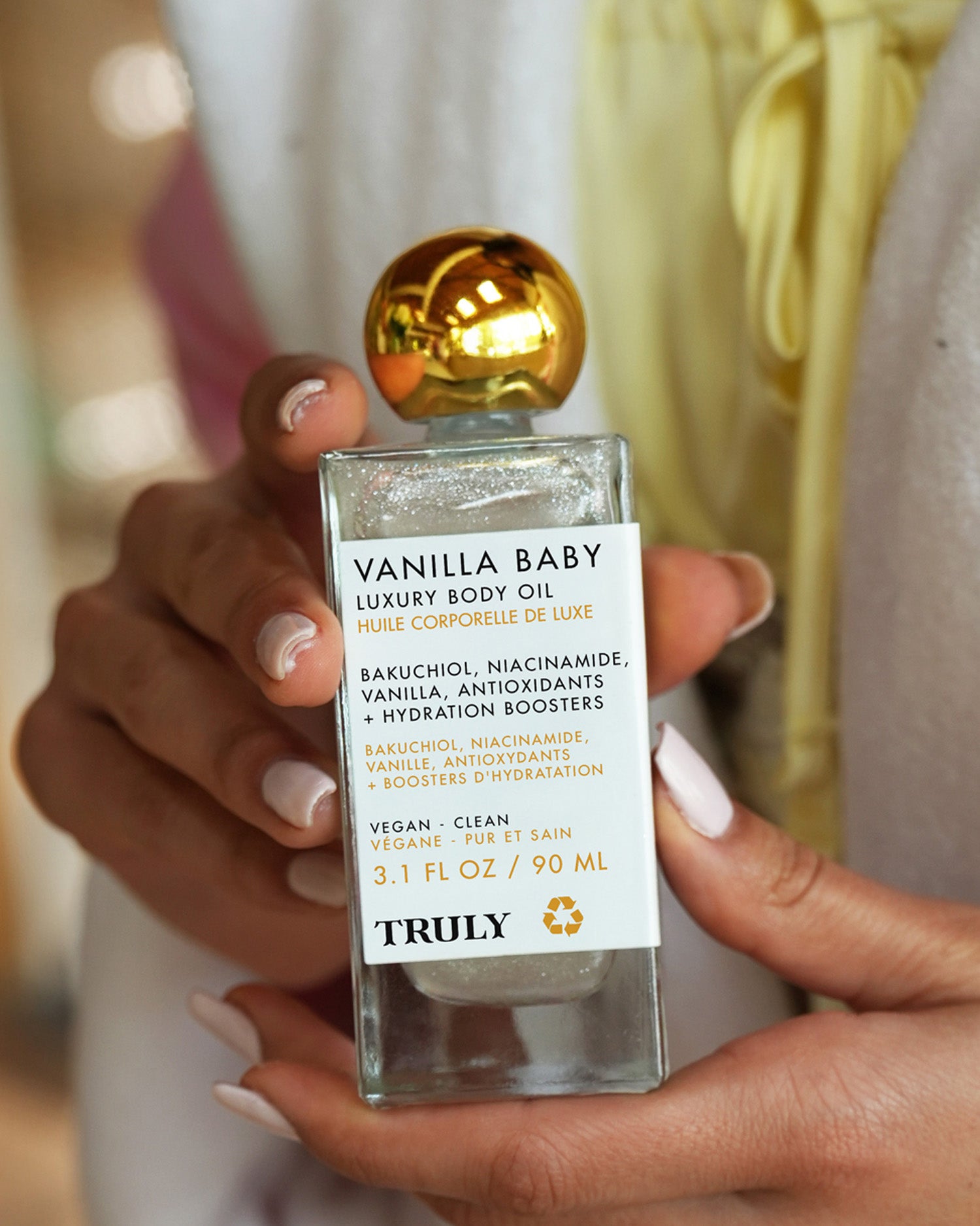 11_LifestyleShot__Vanilla_Baby_Body_Oil_PDP_1500x1875_9d6ec164-cda7-48a0-9a41-df87ef7e7f51.jpg