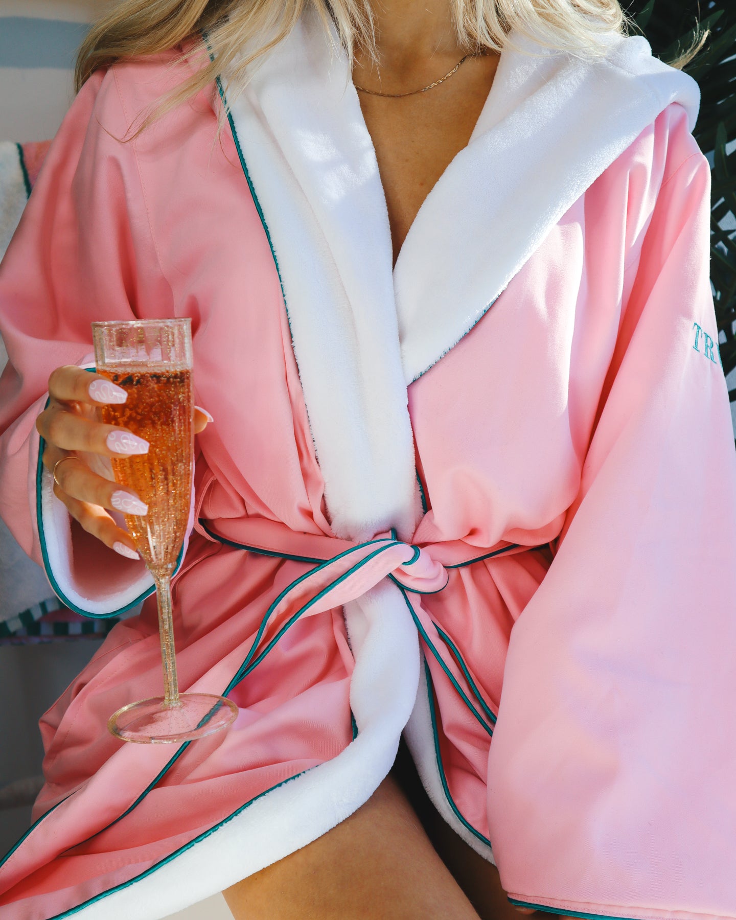 Robe-5_c21ec5b4-f367-4c7d-a0ea-6d7479ece794.jpg